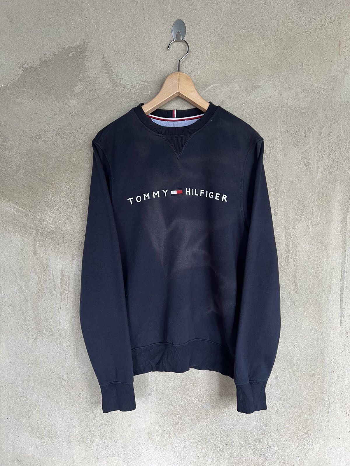 Tommy Hilfiger Tommy Hilfiger Spell Out Sweatshirt Size US M / EU 48-50 / 2 - 2 Thumbnail