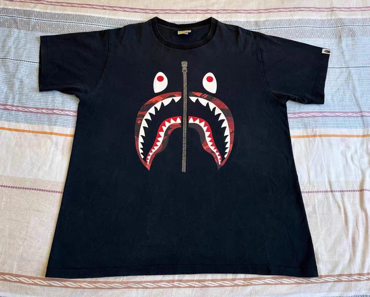 Bape BAPE Shark Print Short Sleeve T-Shirt K5 Size US L / EU 52-54 / 3 - 1 Thumbnail