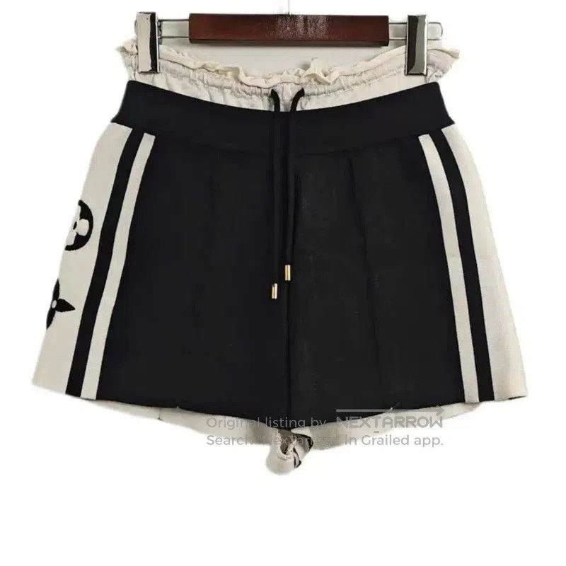 Louis Vuitton Louis Vuitton Women's Multicolor Shorts . Size 23" - 1 Thumbnail