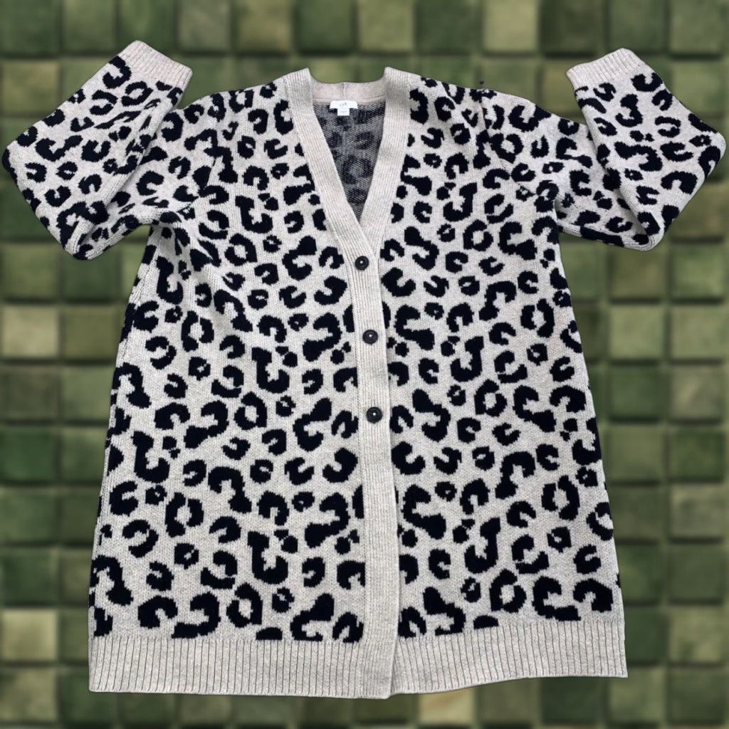 J. Jill J. Jill Cheetah Print V Neck Button Front Cardigan Sweater Medium Womens Knit Size M / US 6-8 / IT 42-44 - 1 Thumbnail