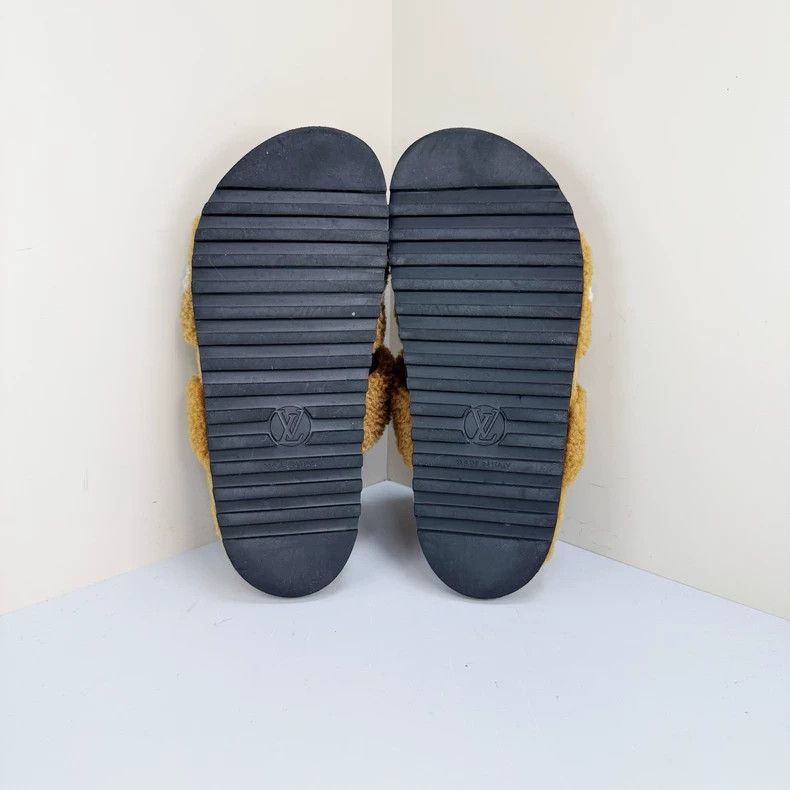 Louis Vuitton Louis Vuitton Caramel Tattoo Teddy Slippers Size US 6.5 / IT 36.5 - 5 Thumbnail