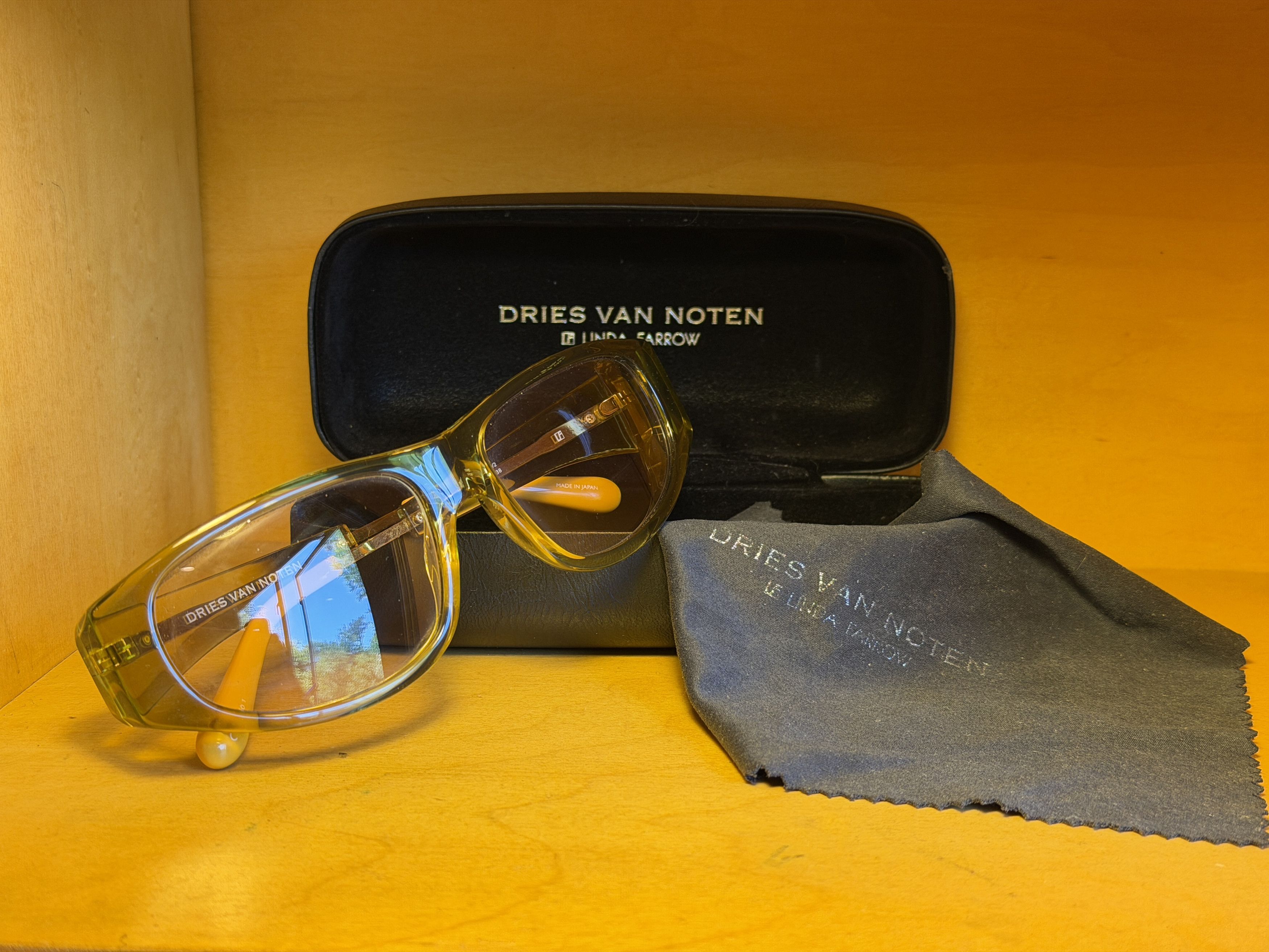 Dries Van Noten × Linda Farrow Yellow Linda Farrow Edition Rectangular Sunglasses Size ONE SIZE - 7 Thumbnail