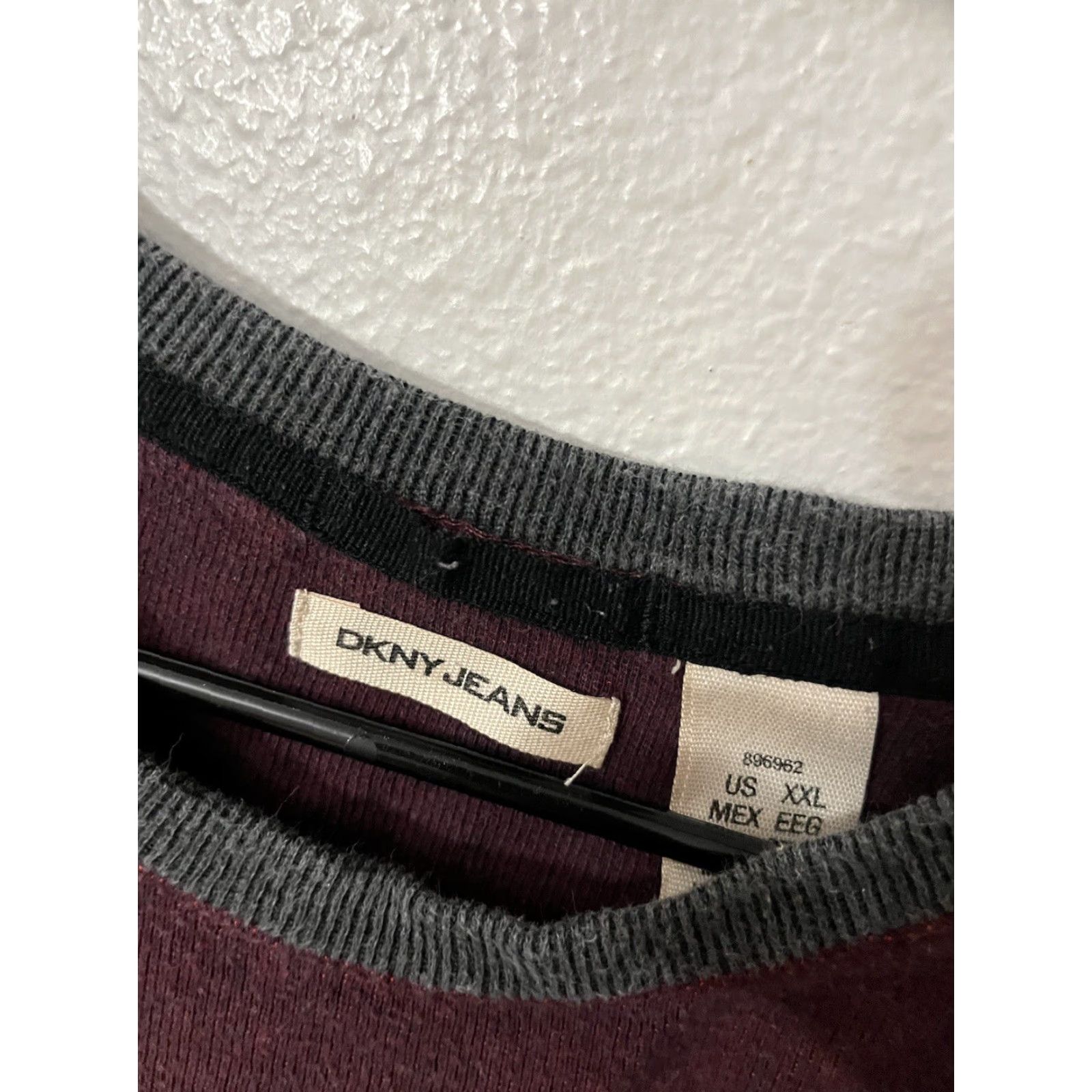 DKNY VTG DKNY Jeans Men 2XL Maroon Cotton Blend Pullover Sweatshirt Crew Neck Long Sleeve Logo Vintage Yes Regular Size US XXL / EU 58 / 5 - 3 Thumbnail