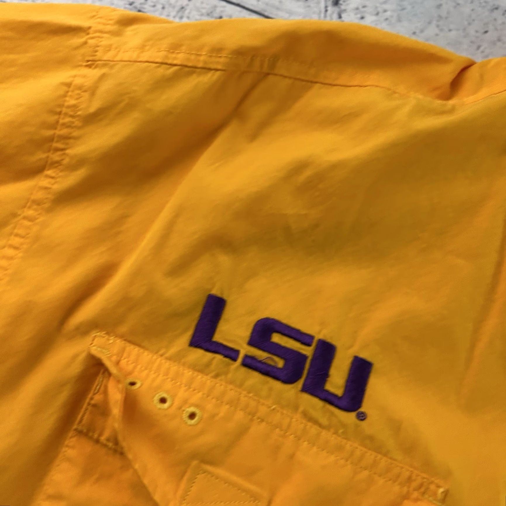 Vintage Columbia PFG LSU Short Sleeve Button Up Shirt Men's XL Yellow Size US XL / EU 56 / 4 - 3 Thumbnail