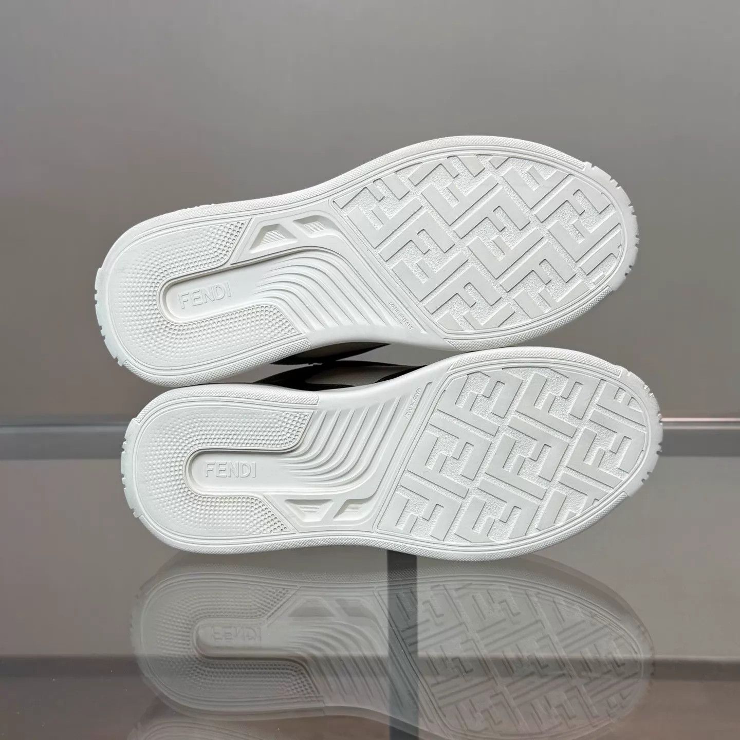 Fendi Fendi Force Monogram Platform Sneaker UK8 (42) Size US 9 / EU 42 - 7 Thumbnail