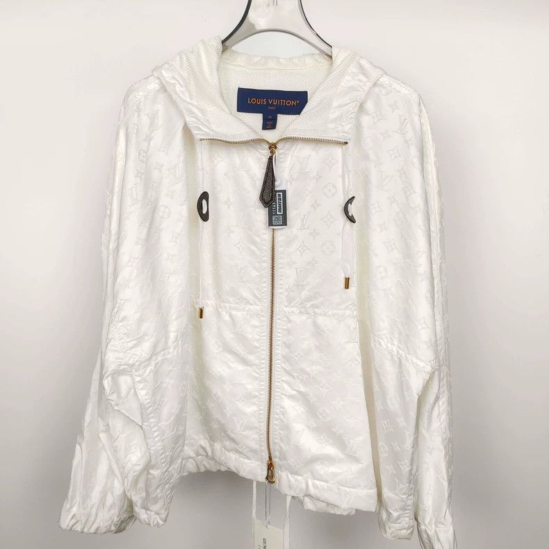 Louis Vuitton Louis Vuitton White full print assault jacket Size XS / US 0-2 / IT 36-38 - 1 Thumbnail