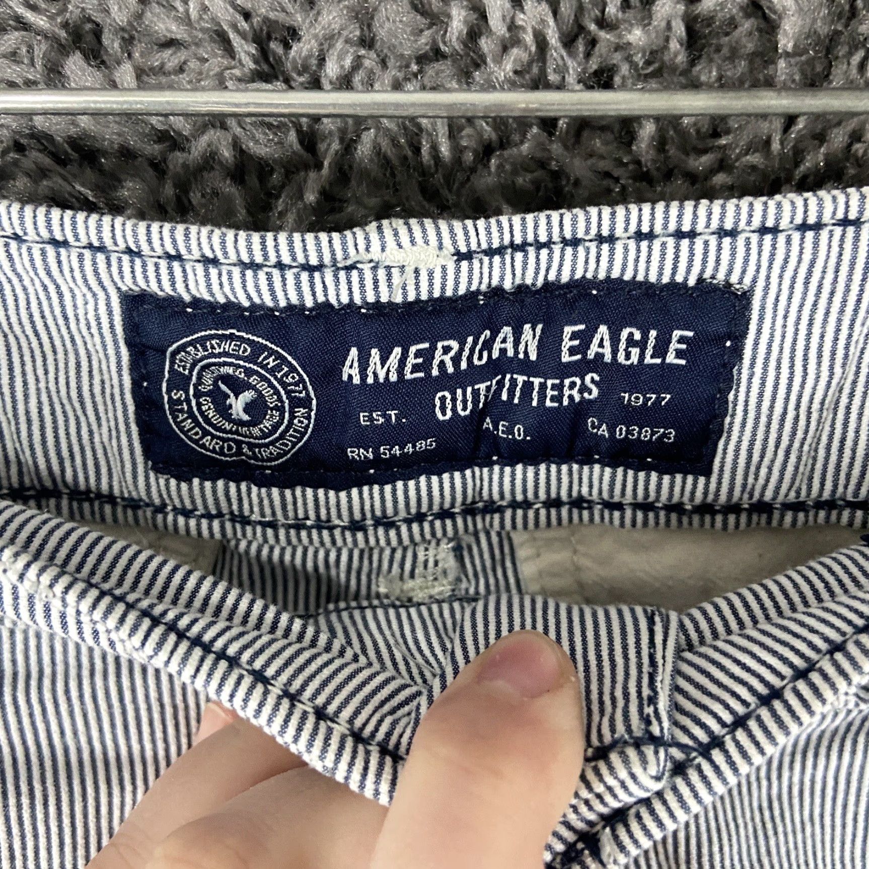 American Eagle Outfitters American Eagle Shorts Men’s 28 Blue Pin Striped Chino Regular 28 Mens Size US 28 / EU 44 - 4 Thumbnail