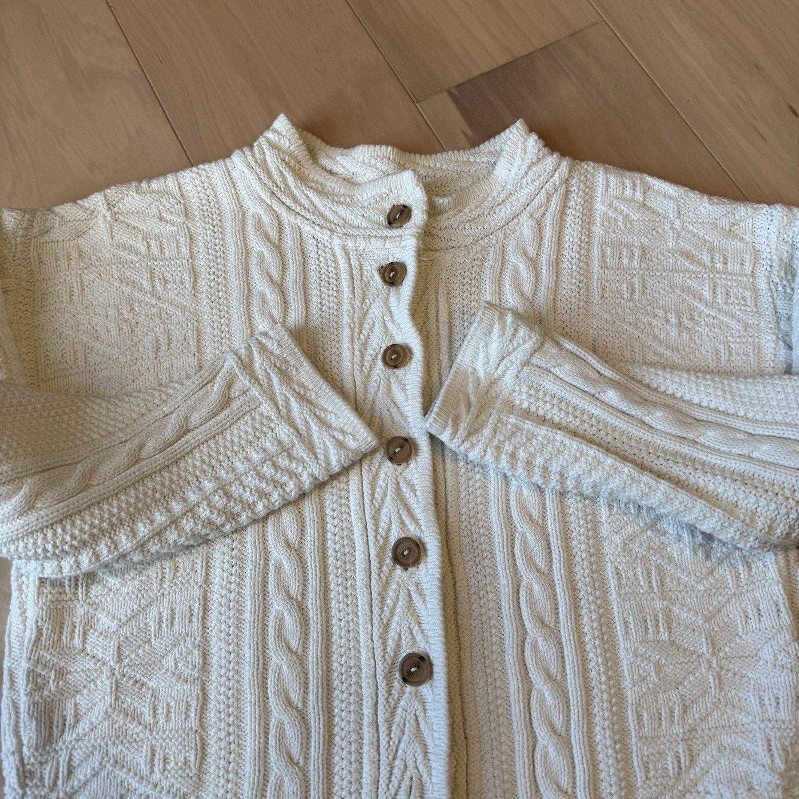 L.L. Bean Vintage LL Bean Cardigan Women's Small White Cable Knit Size S / US 4 / IT 40 - 4 Thumbnail