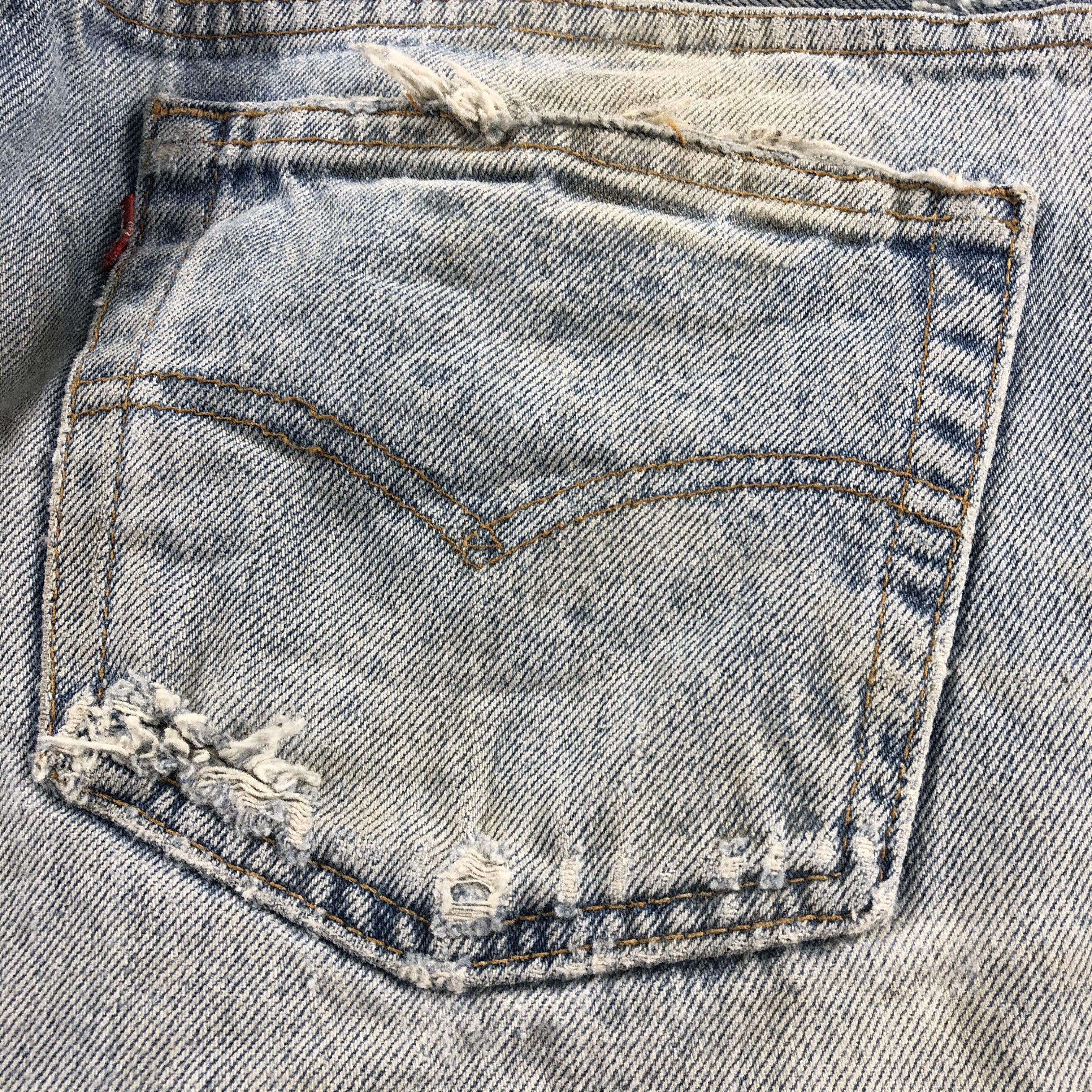Levi's Vintage 90s Light Wash Levis 501 Jeans-J2611 Size US 33 - 8 Thumbnail