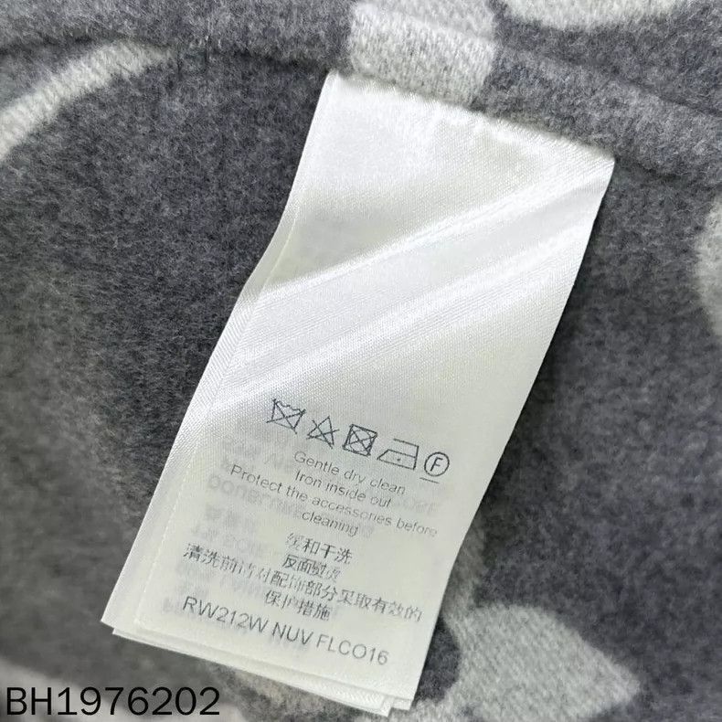 Other Louis Vuitton Monogram Robe Coat- Size S / US 4 / IT 40 - 7 Thumbnail