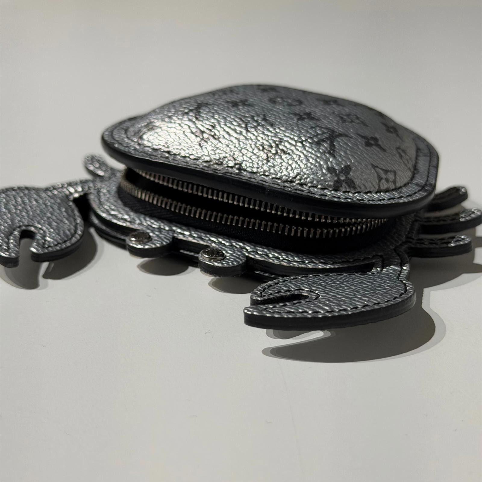 Louis Vuitton Louis Vuitton Leather Crab Bag Charm Size ONE SIZE - 8 Thumbnail