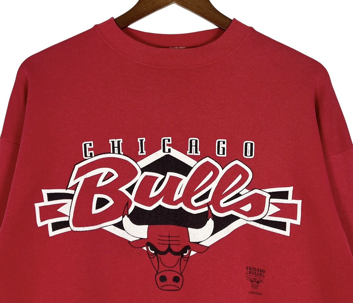 NBA Vintage Distressed Chicago Bulls 90s Sweatshirt Size US L / EU 52-54 / 3 - 4 Thumbnail