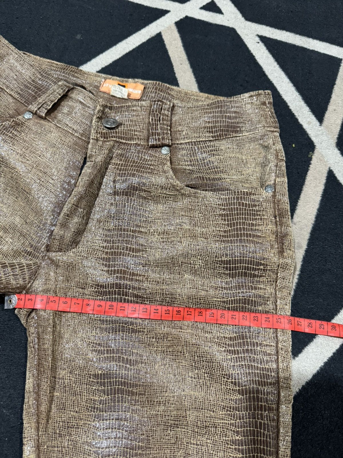 Tornado Mart Flared Waxed Snakeskin Stretch Jeans Japanese Styled Size US 29 - 7 Thumbnail