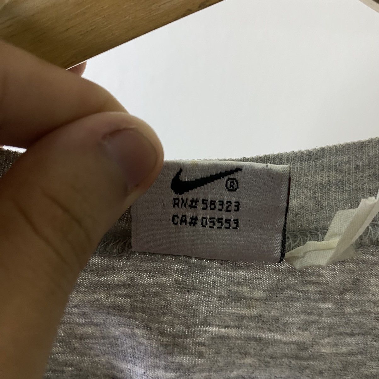 Nike Vintage 1990s Nike OG Logo Gray T Shirt Skater Streetwear Size US L / EU 52-54 / 3 - 4 Thumbnail
