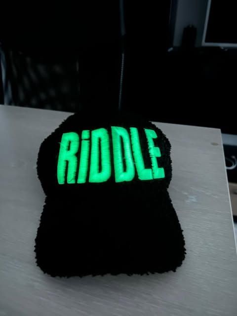 Antony Riddle ANTONY RIDDLE GLOW IN THE DARK FUZZY HAT Size ONE SIZE - 6 Thumbnail