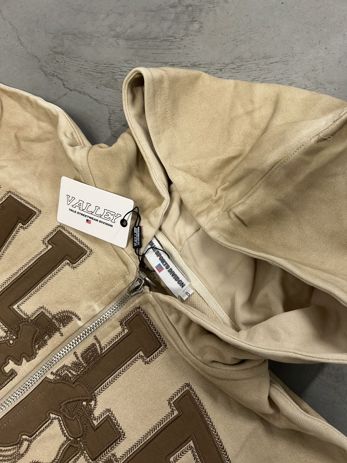 Vale Vale Forever Valley Dreams Tan Mud Friday Zip Up Hoodie Size US M / EU 48-50 / 2 - 3 Thumbnail