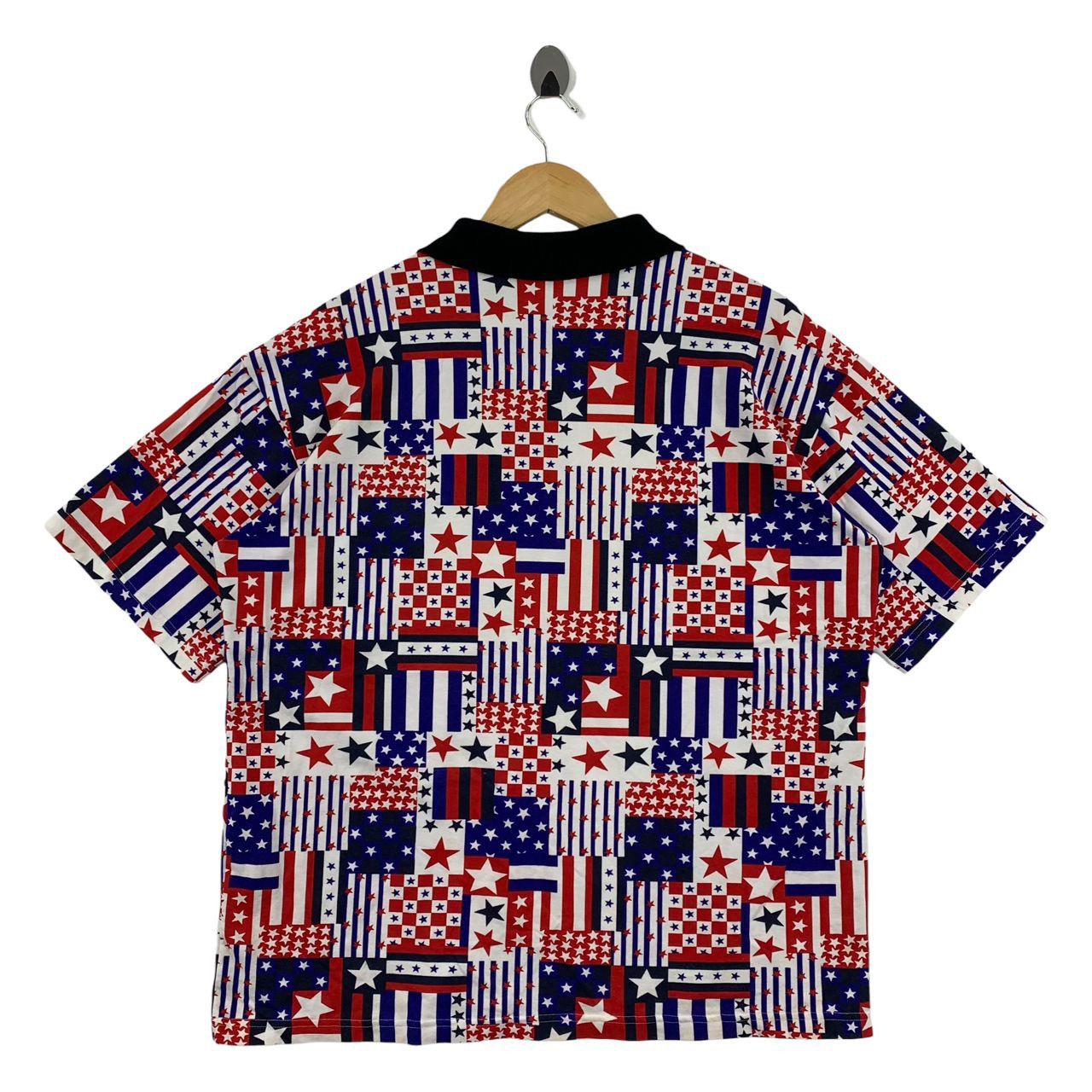 Vintage Vintage IN TOUCH USA Full print star polo tee Size US M / EU 48-50 / 2 - 4 Thumbnail