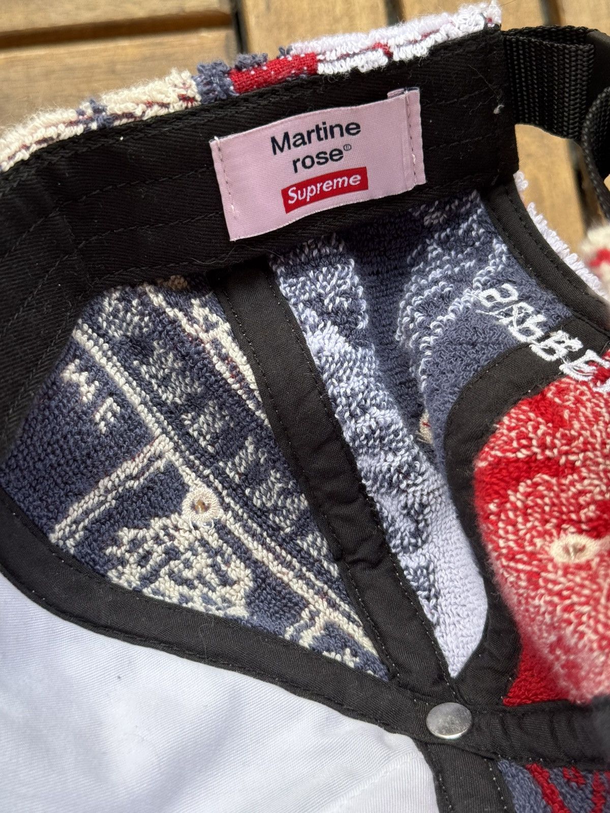 Supreme 🔴 Supreme x Martine Rose Cap – Bianco/Rosso (SS24) Size ONE SIZE - 5 Thumbnail