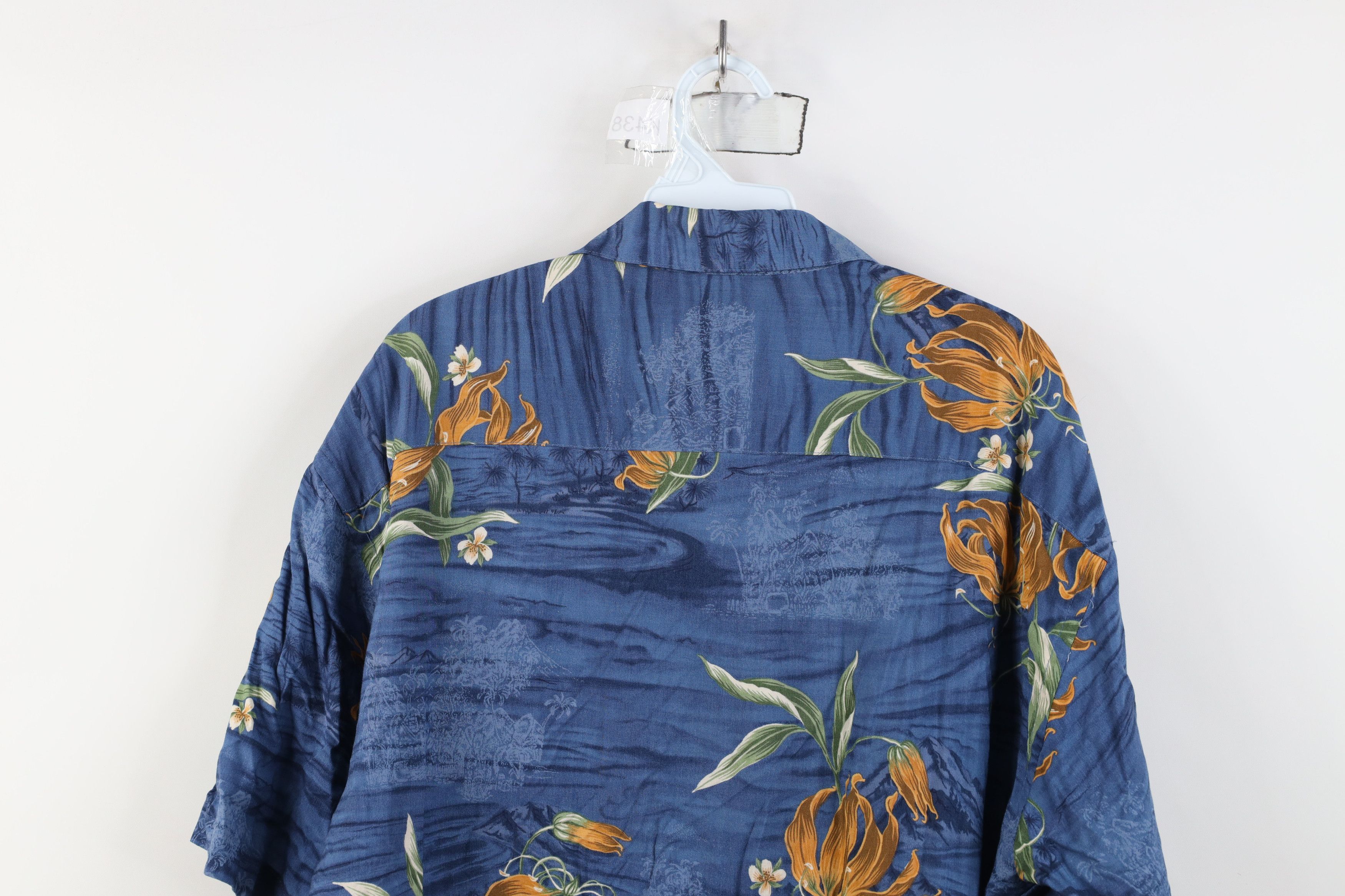 Vintage Vintage 90s Streetwear Gabardine Hawaiian Button Shirt Size US M / EU 48-50 / 2 - 11 Thumbnail