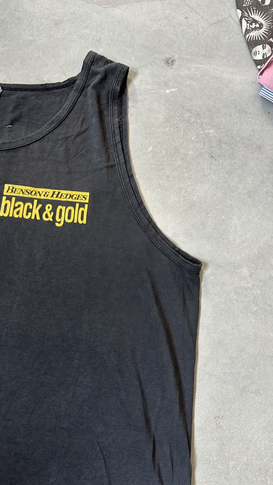 Vintage VINTAGE BENSON & HEDGES BLACK GOLD TANK TOP TEE Size US L / EU 52-54 / 3 - 4 Thumbnail
