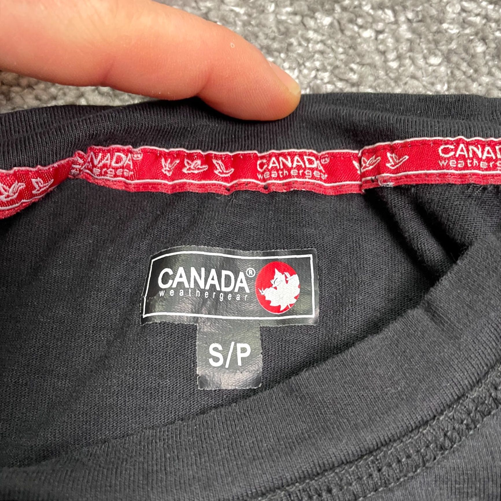 Vintage VINTAGE? No. Canada Weather Gear Shirt Mens S Black Crew Neck Short Sleeve Tee Size US S / EU 44-46 / 1 - 5 Thumbnail