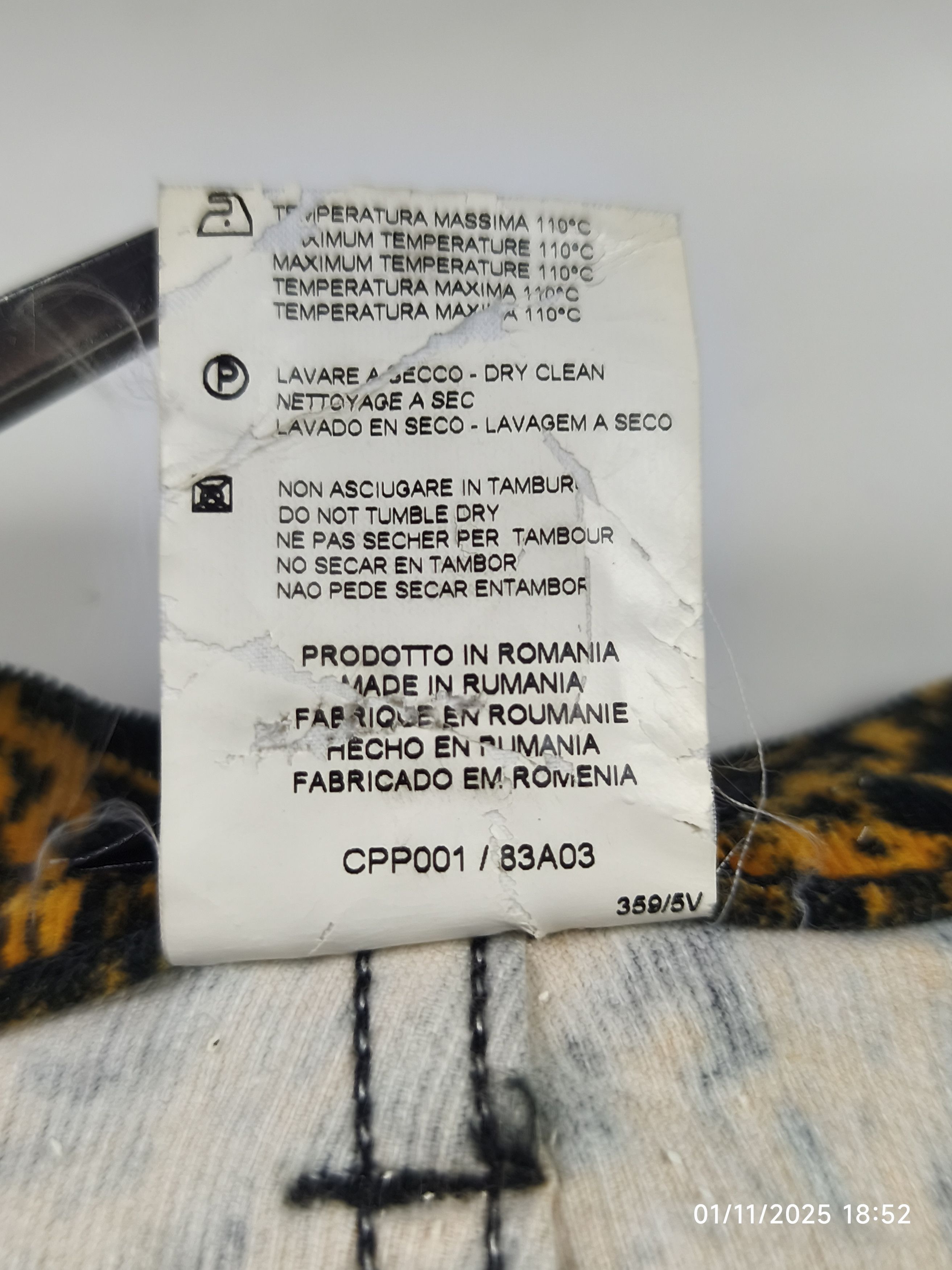 Versace Versace classic baroque pattern corduroy pants Size 28" / US 6 / IT 42 - 12 Thumbnail