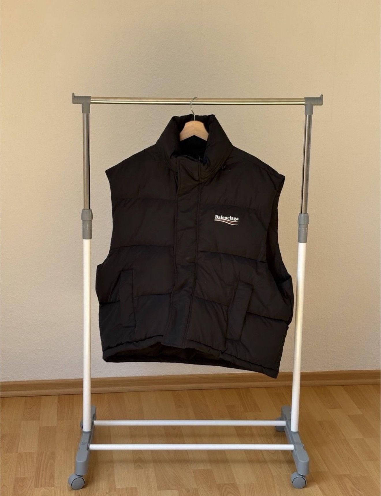 Balenciaga Balenciaga Cocoon Puffer Jacket / Gilet / Vest Black Size 46R - 1 Thumbnail