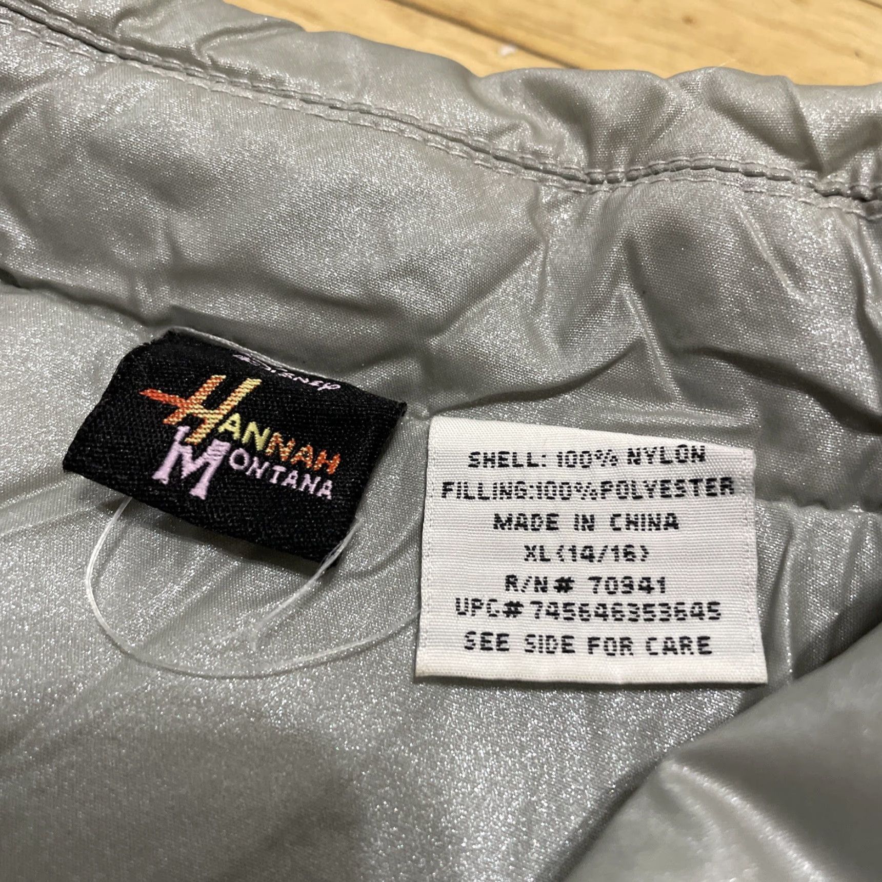Disney VINTAGE Disney Hannah Montana y2k Jacket Junior XL 12/14 Silver Metallic Moto Crop RARE Size XL / US 12-14 / IT 48-50 - 7 Thumbnail