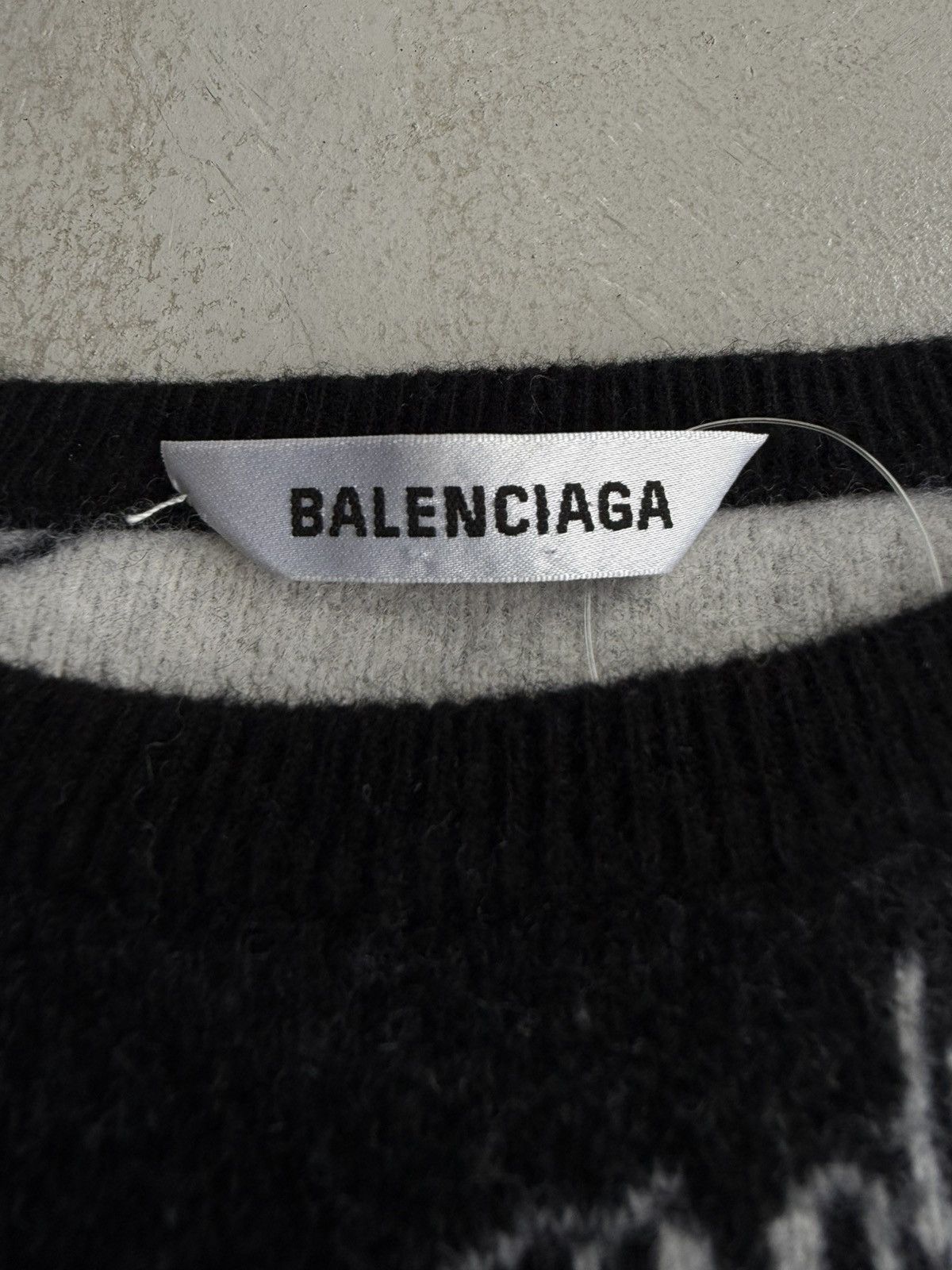 Balenciaga Balenciaga - Cursive Script All Over Print Crewneck Size US L / EU 52-54 / 3 - 8 Thumbnail