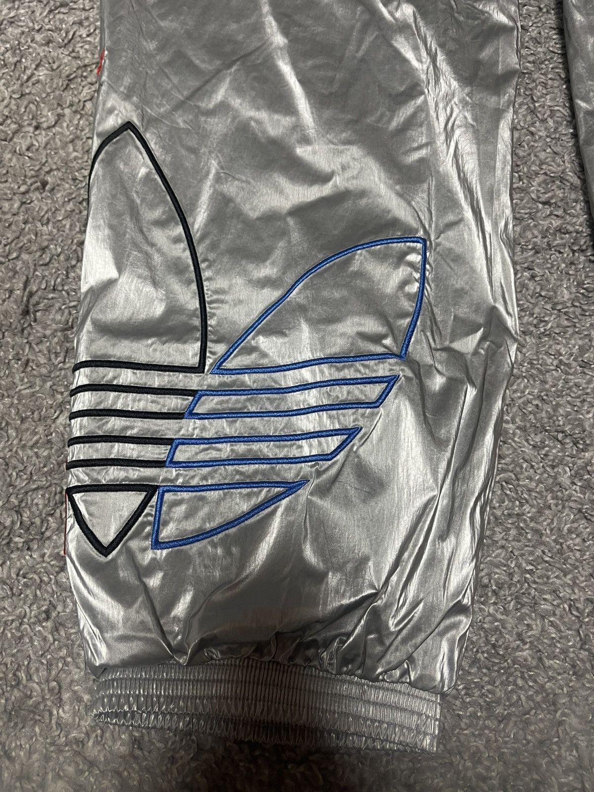 Adidas Adidas Originals Metallic Silver Big Logo Pants Size M NEW Size US 32 / EU 48 - 7 Thumbnail
