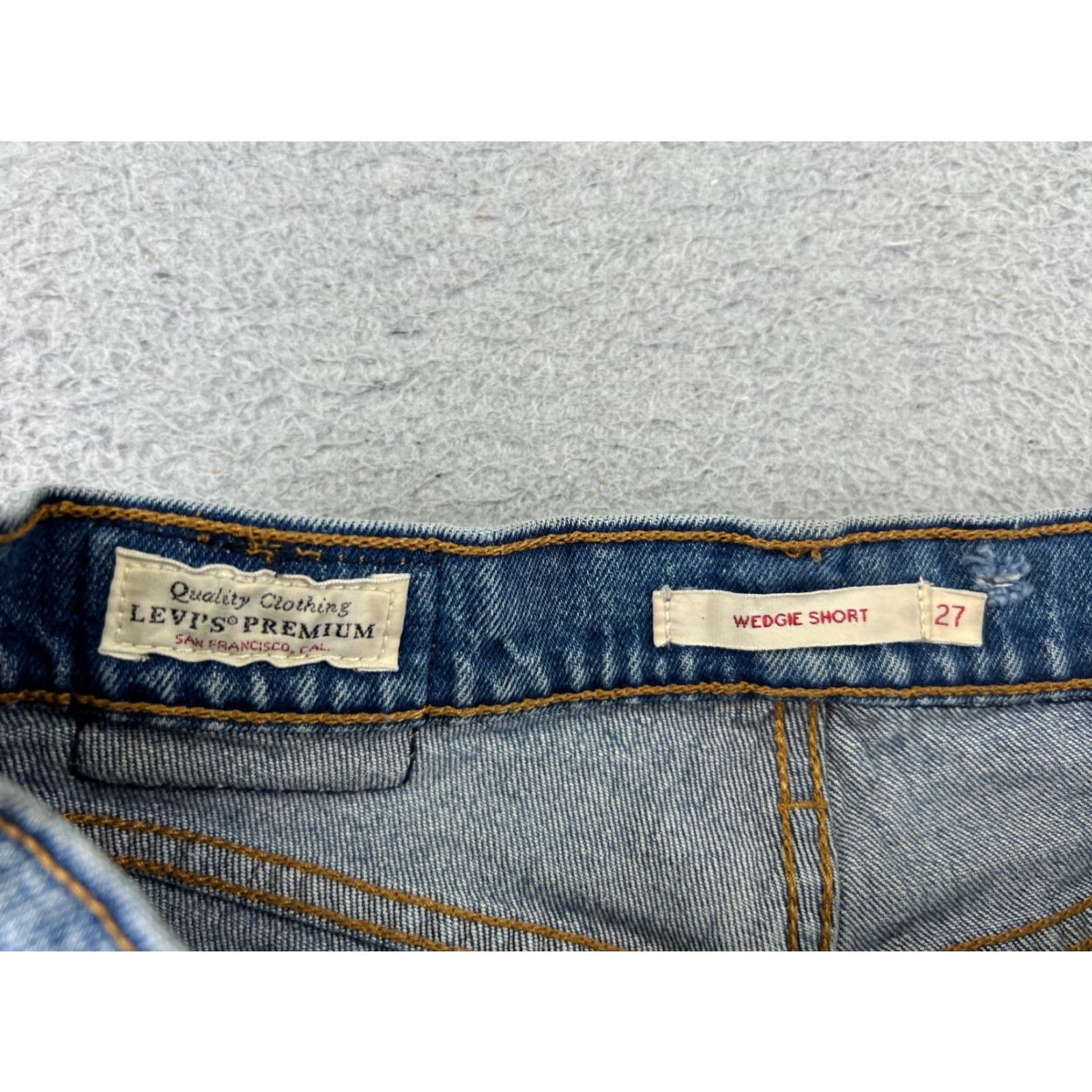 Levi's VINTAGE LEvis Shorts Womens 27 Blue Denim Jean Cutoff Premium Big E Button Wedgie 24x3 Size 27" / US 4 / IT 40 - 7 Thumbnail