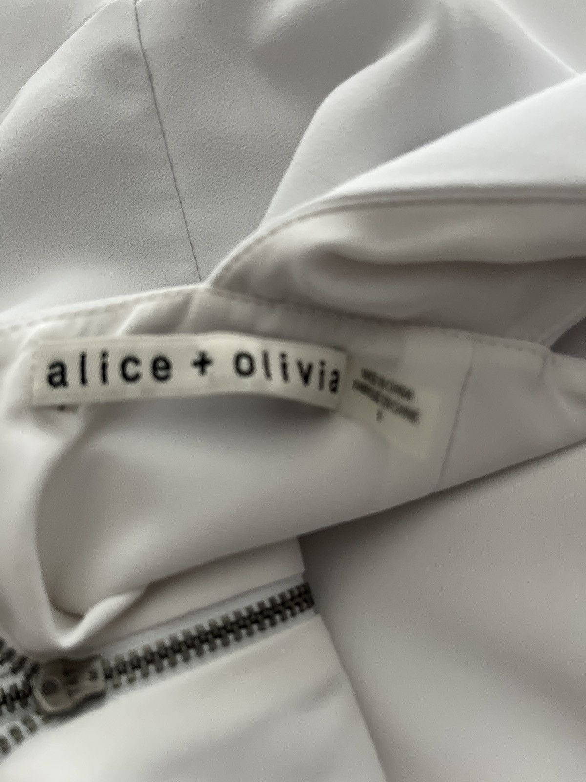 Alice + Olivia Alice + Olivia romper Size 30" / US 8 / IT 44 - 5 Thumbnail