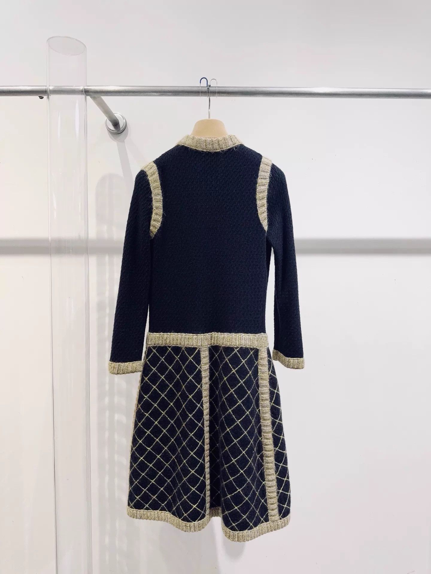 Chanel Chanel Women's Black & Gold Dining Runway Cardigan 38 Size S / US 4 / IT 40 - 3 Thumbnail