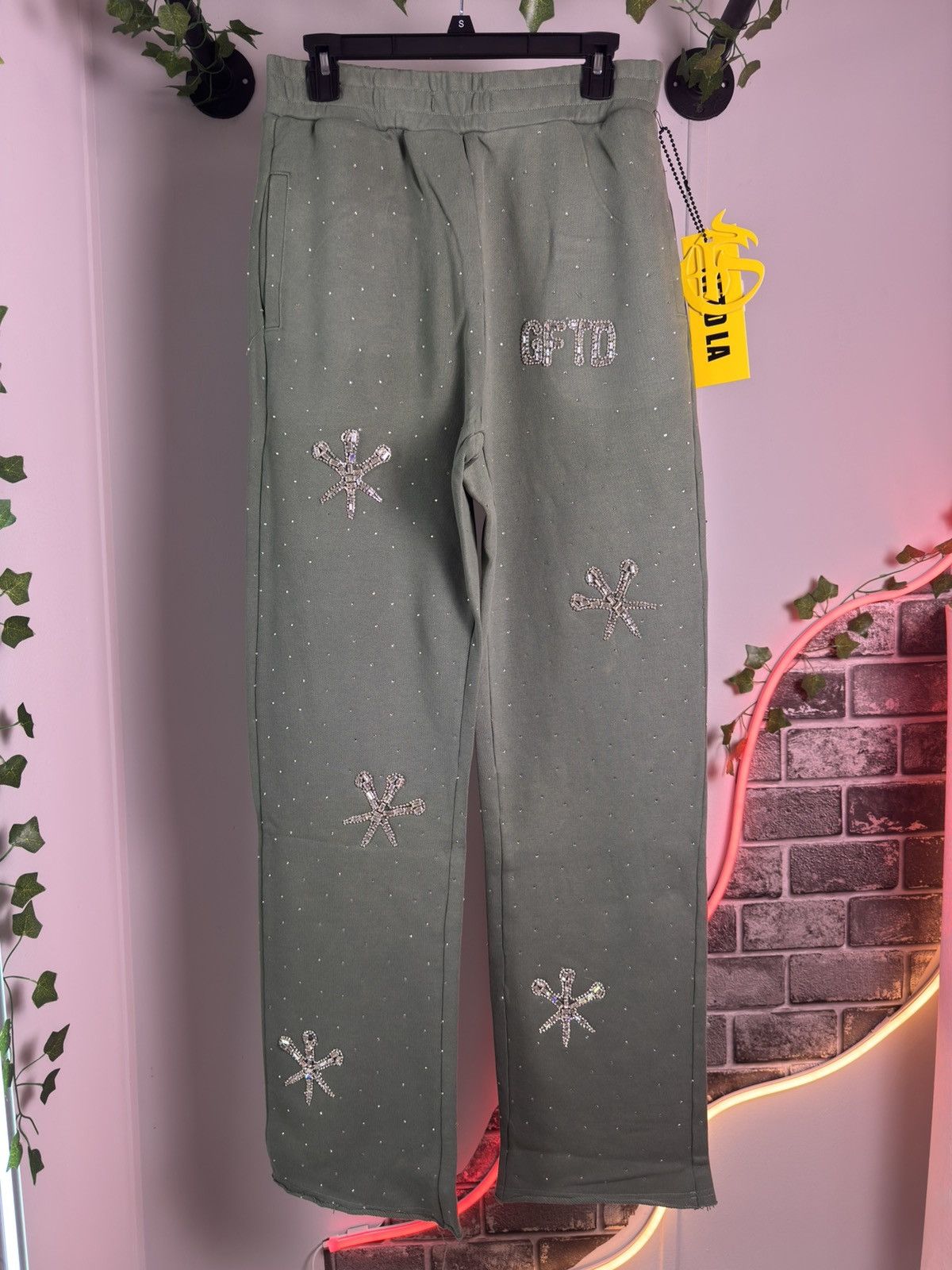 Other GFTD LA Green Rhinestone Sweatpants Size Small Oversized NWT Size US 29 - 1 Thumbnail