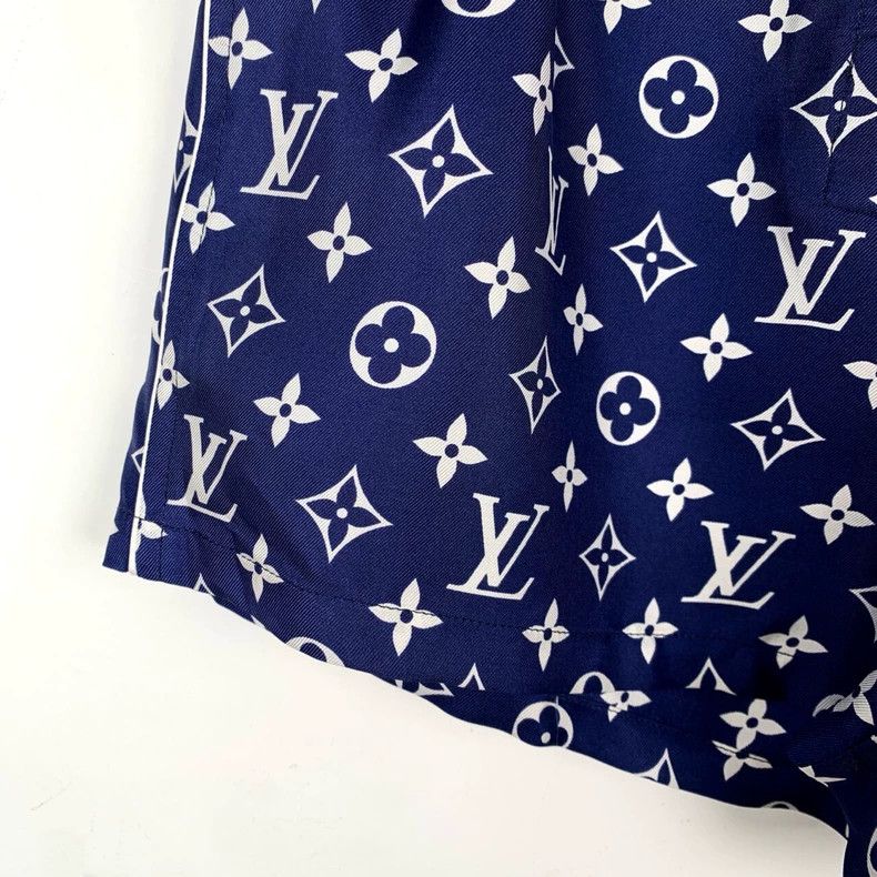 Louis Vuitton Louis Vuitton Blue mulberry silk shorts with logo presbyop Size 35" - 4 Thumbnail