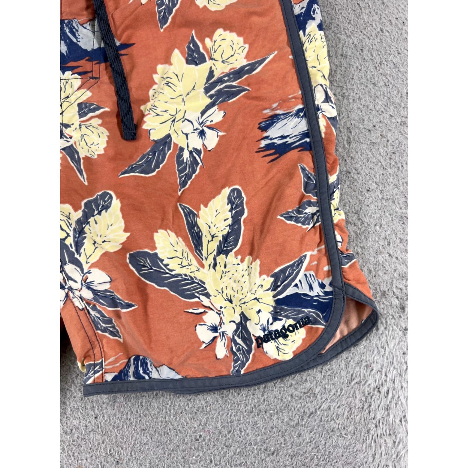 Patagonia Patagonia Mens Board Shorts Bottom 30 Orange Floral Scallop Hem Wavefarer Trunks Nylon Blended Fabric Pockets Drawstring Beach Surfing Size US 30 / EU 46 - 2 Thumbnail