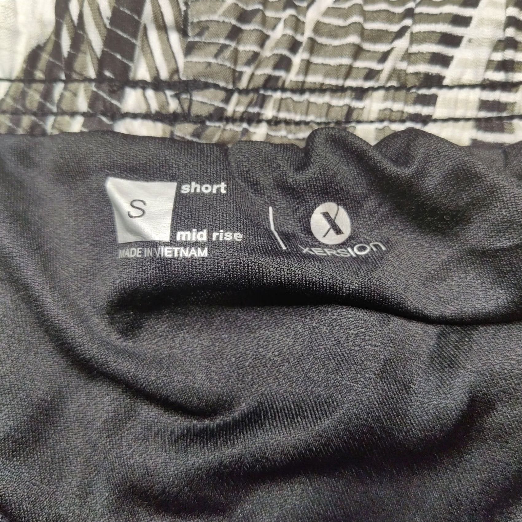 Vintage XERSION Women S Black Leaf Lined Stretch Quick-Dri Athletic Shorts NEW Size 28" / US 6 / IT 42 - 7 Thumbnail