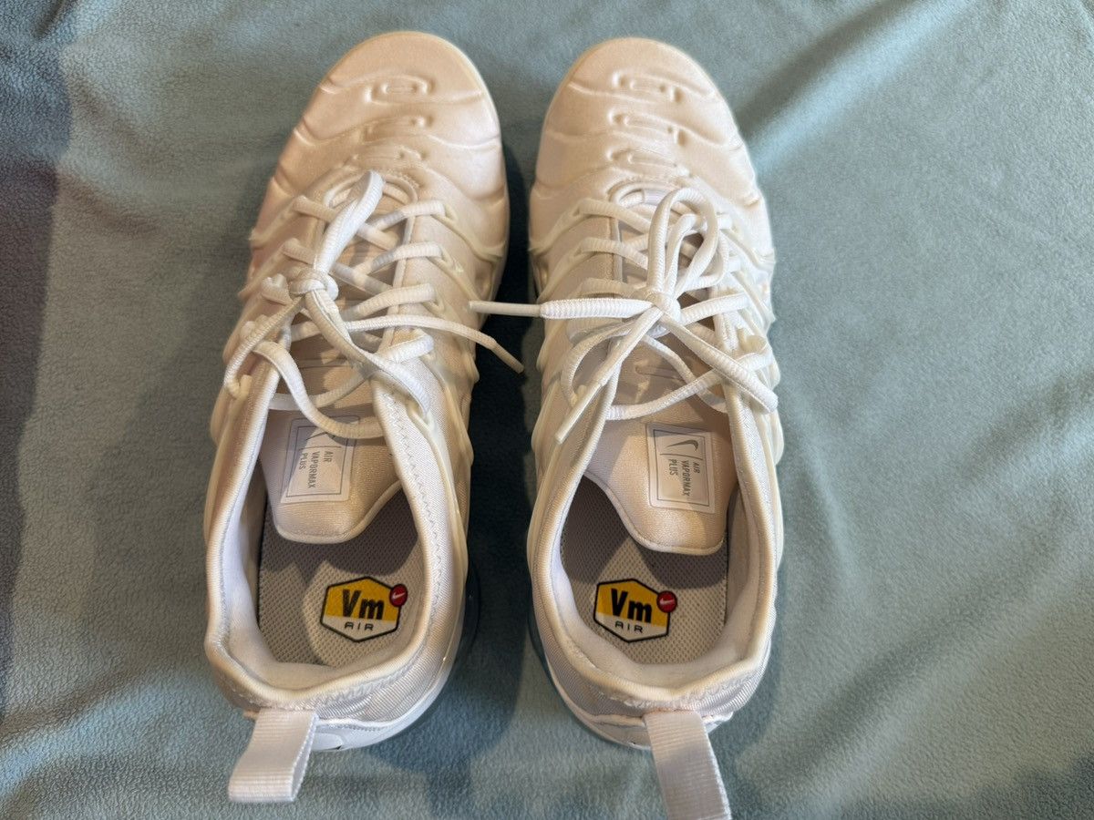 Nike Vapormax Plus triple white size 9.5 Size US 9.5 / EU 42-43 - 2 Thumbnail