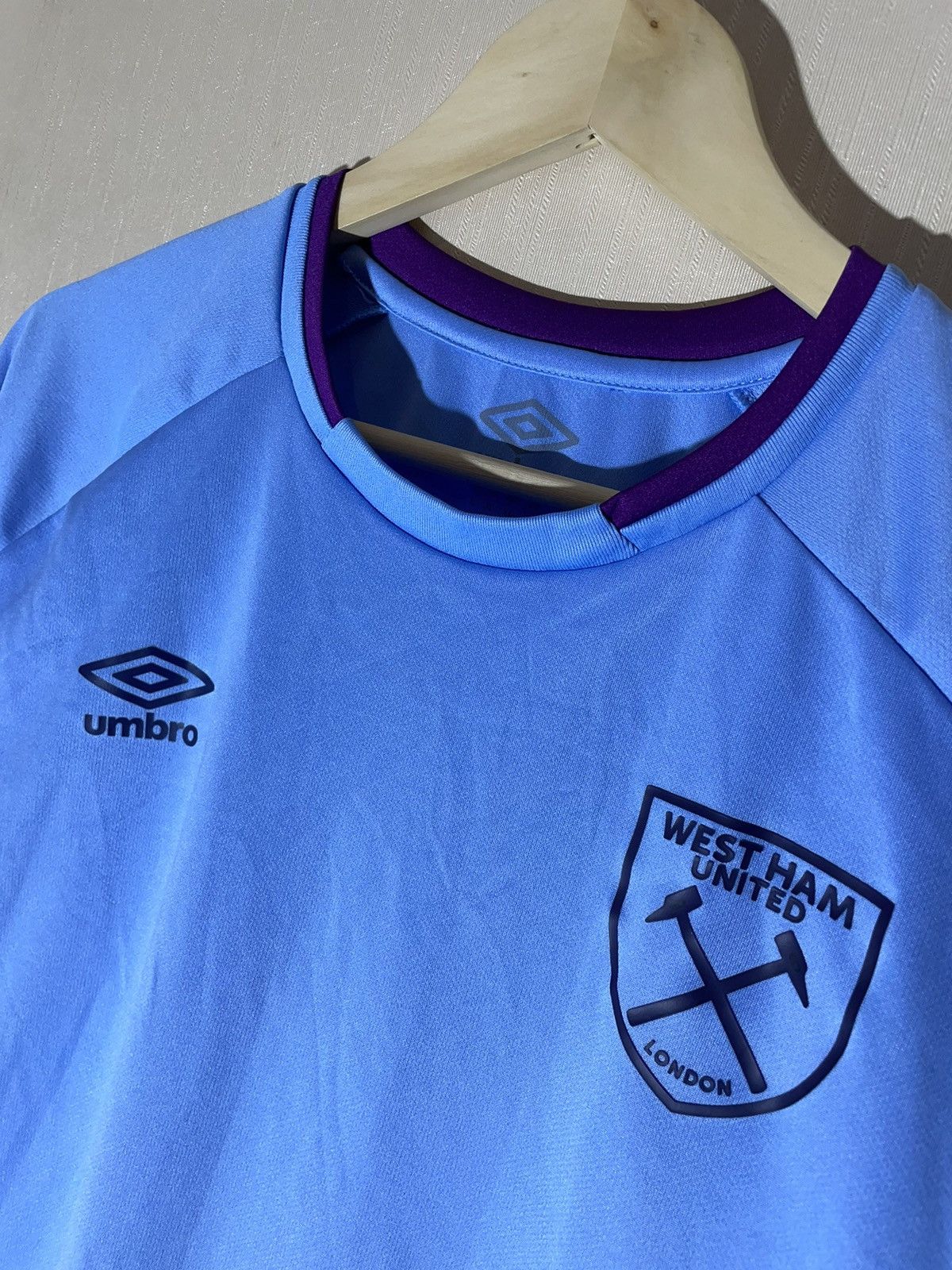 Umbro Umbro West Ham United soccer jersey Size US XL / EU 56 / 4 - 4 Thumbnail