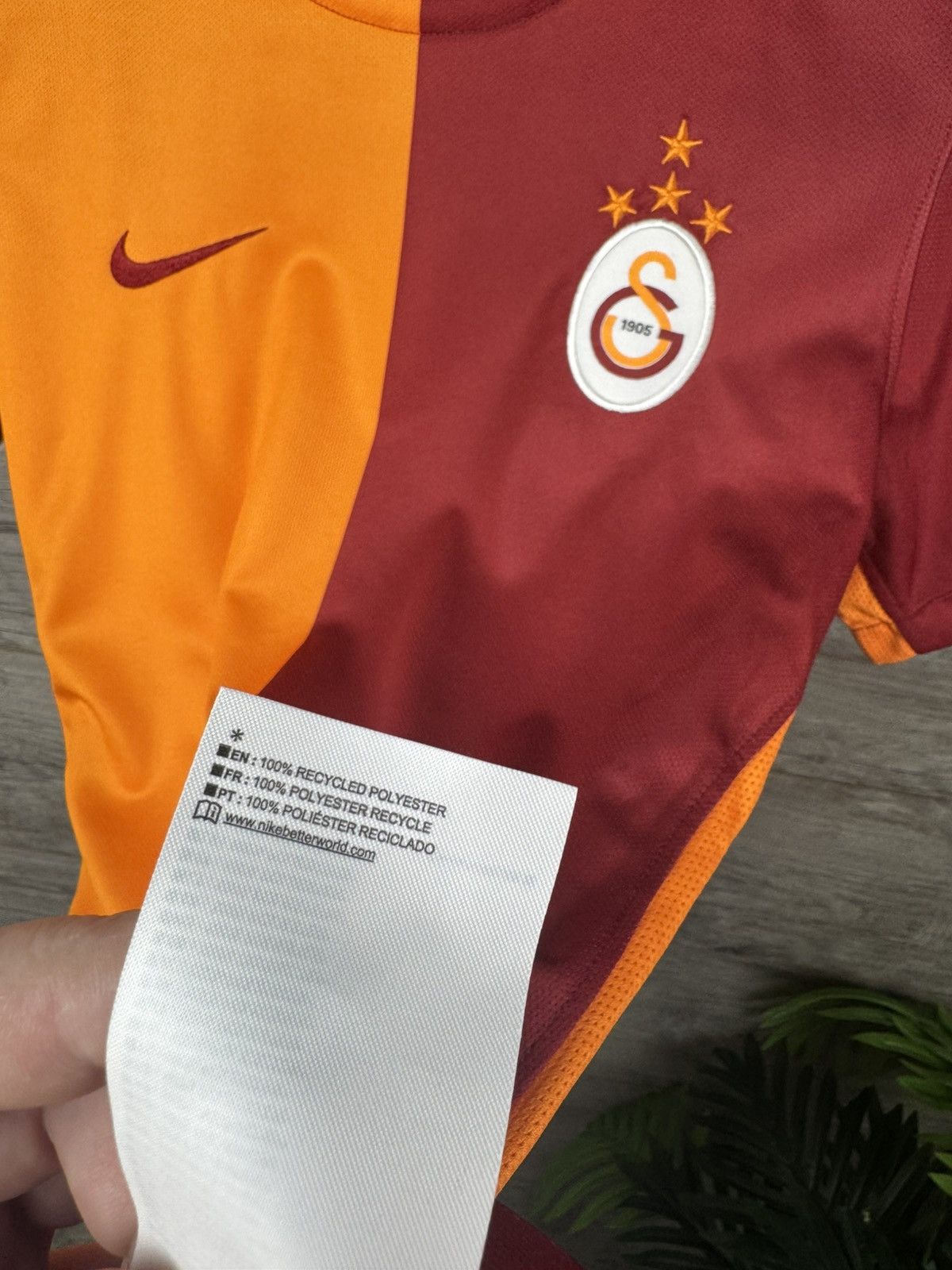 Nike NIKE WOMEN'S GALATASARAY AS 2015/2016 FOOTBALL SHIRT JERSEY Size S / US 4 / IT 40 - 10 Thumbnail