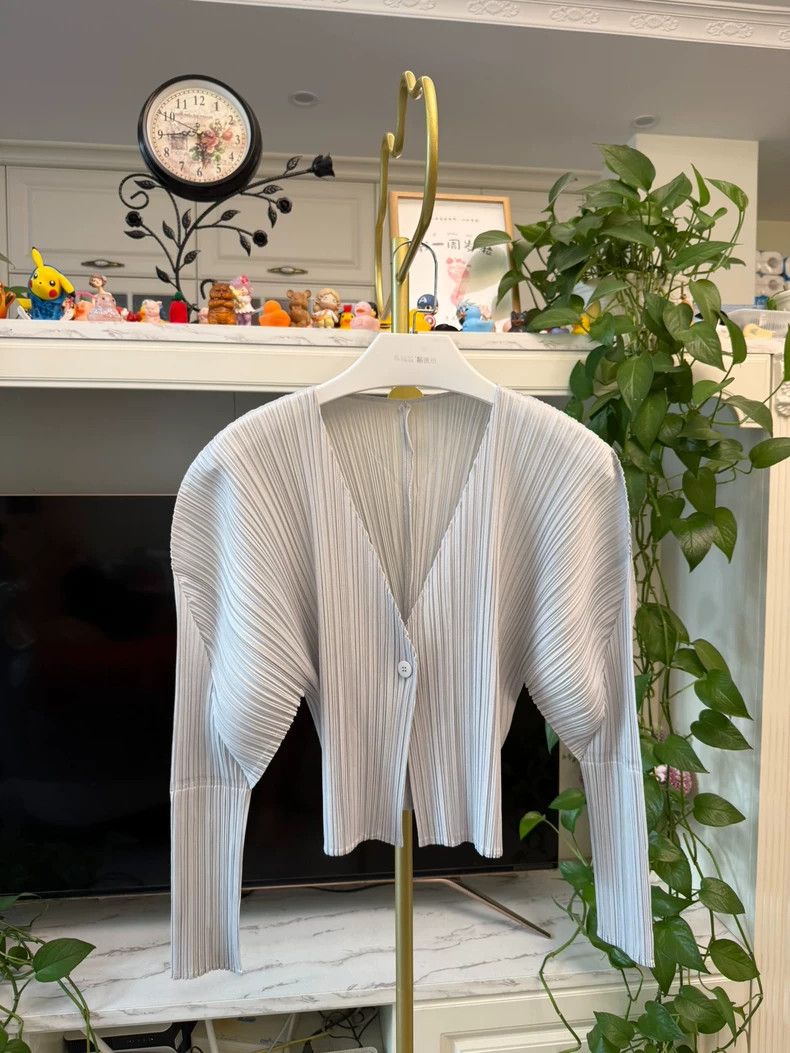 Issey Miyake Issey Miyake PP Gray Pleated Cardigan - dmc Size US M / EU 48-50 / 2 - 1 Thumbnail