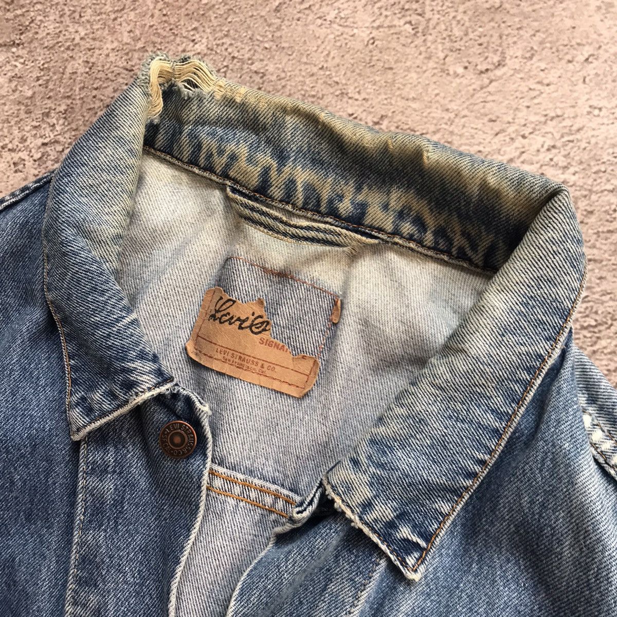 Vintage Vintage Levis Faded Trucker Jacket Y2K Streetwear Cropped XL Size US XL / EU 56 / 4 - 6 Thumbnail