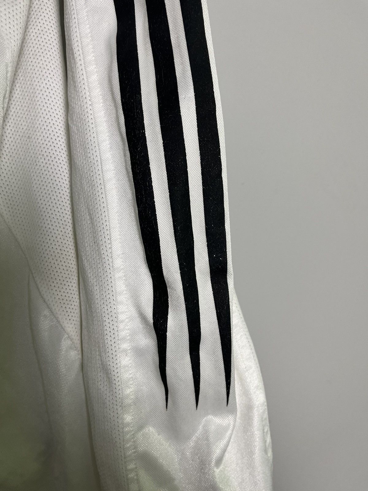 Adidas RARE REAL MADRID ADIDAS VINTAGE LONGSLEEVE SOCCER JERSEY Size US L / EU 52-54 / 3 - 12 Thumbnail