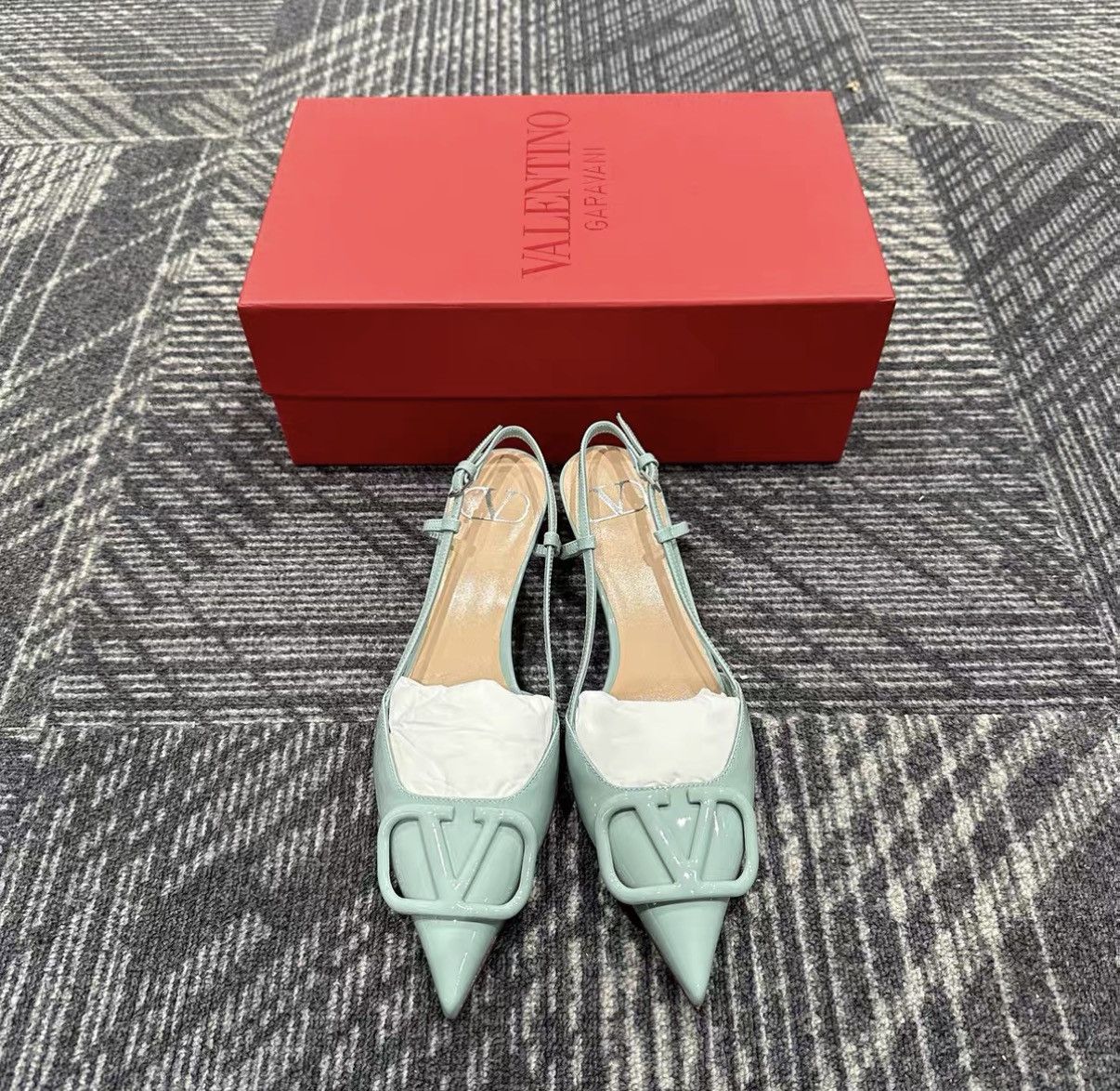 Valentino Valentino V Logo Leather Buckle Stiletto Heels J42 Size US 6 / IT 36 - 2 Thumbnail