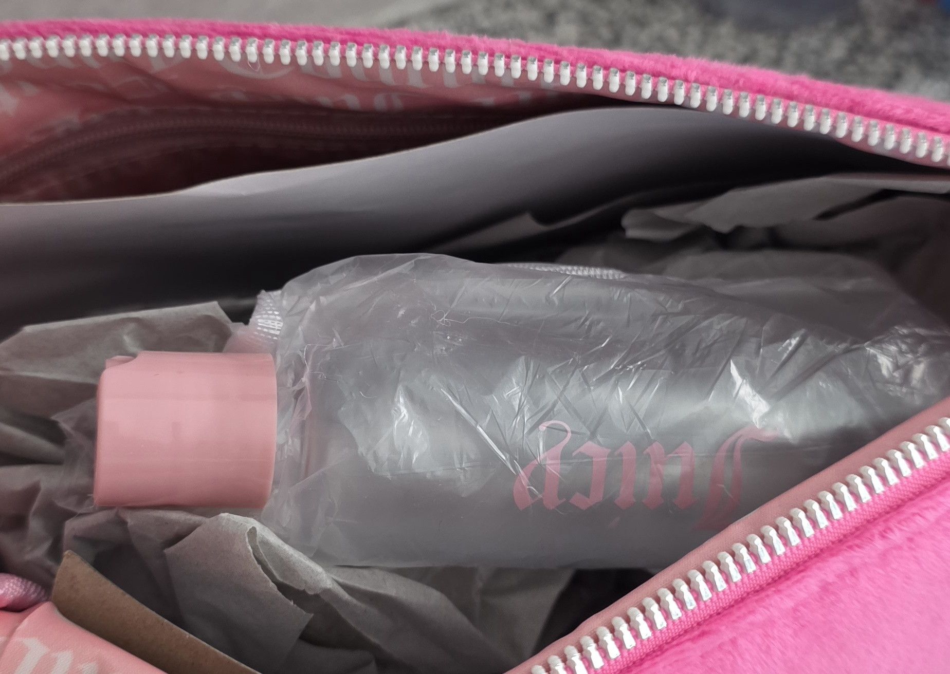 Juicy Couture NWT Juicy Couture Pink Rhinestone Velour Cosmetic Travel Bag Size ONE SIZE - 4 Thumbnail