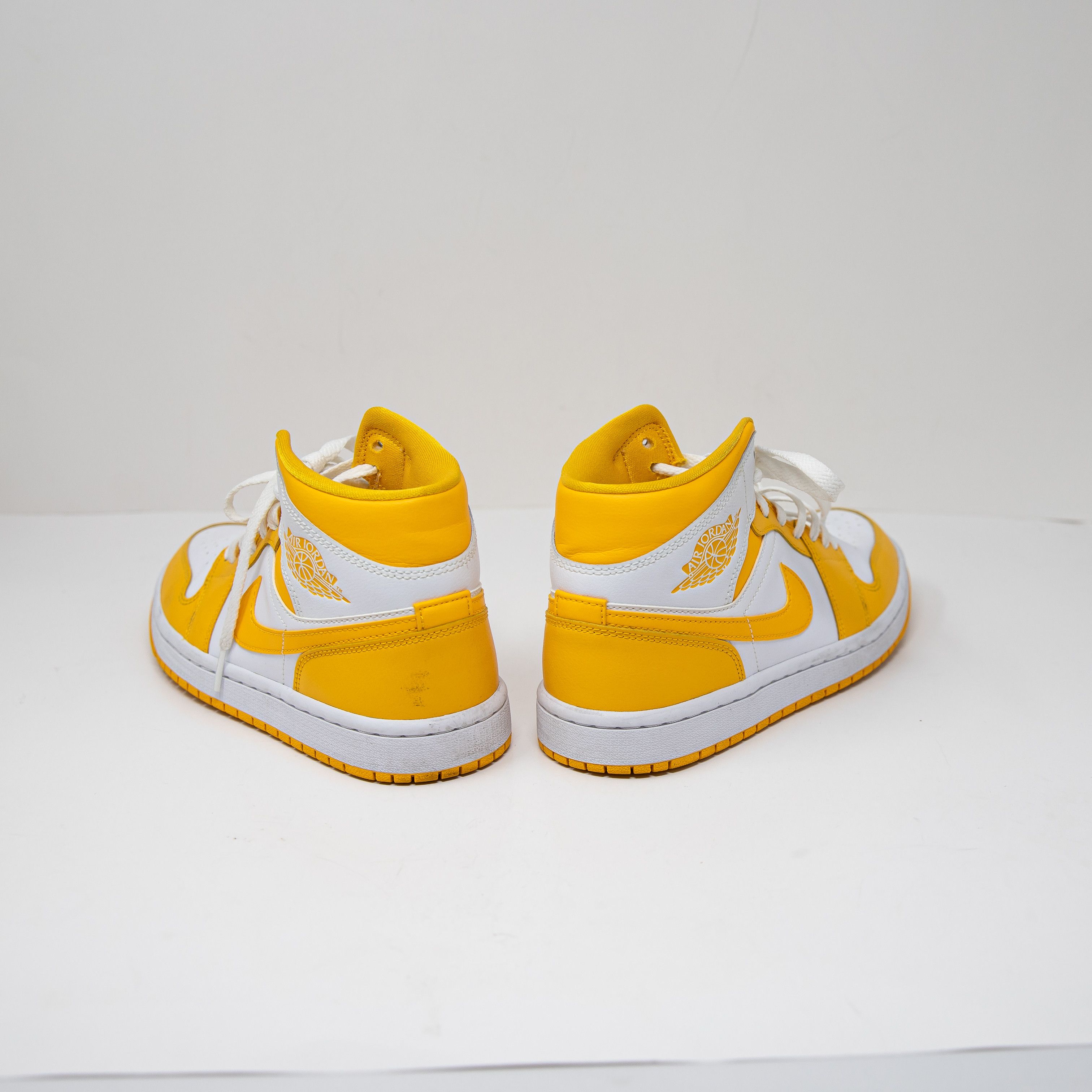Nike Nike Air Jordan 1 Mid University Gold Yellow Size US 7 / IT 37 - 3 Thumbnail