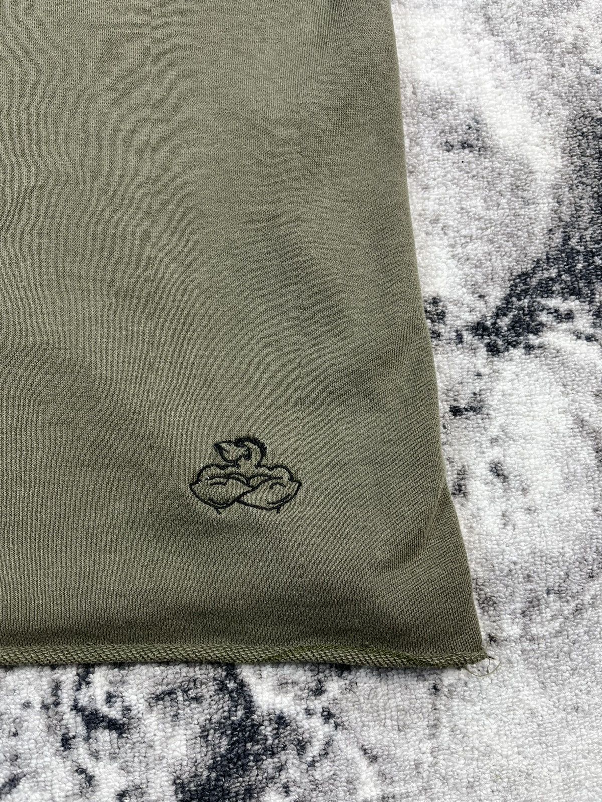 Other Gorilla Wear T Shirt Olive Military Logo Oversized L XL Size US XL / EU 56 / 4 - 9 Thumbnail