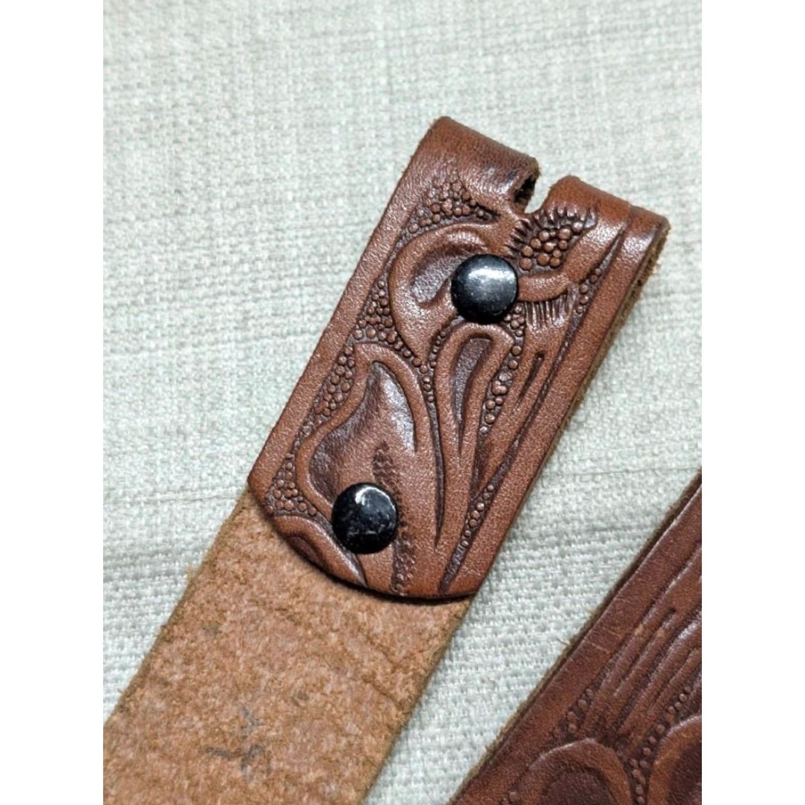 Vintage VINTAGE Handcrafted Tooled brown Western belt 34 Men Cowhide Leather Buckle belt 1-1/2" Western Rodeo Cowboy pattern Tooled buckle Size 34 - 5 Thumbnail