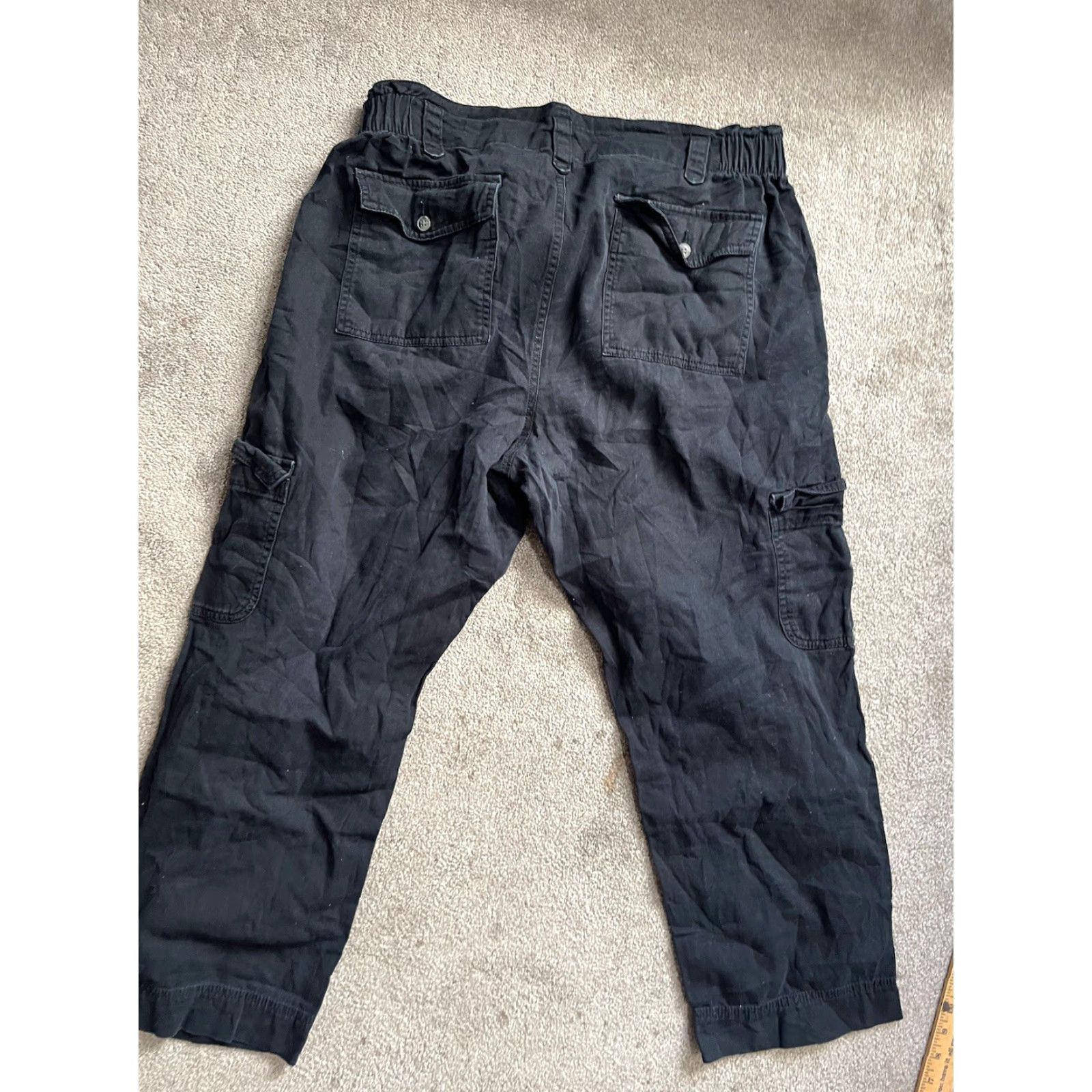 Old Navy Old Navy Cargo Pants Women’s L Black Low Rise Cuffed Cropped Distressed Size 36" / US 14 / IT 50 - 3 Thumbnail