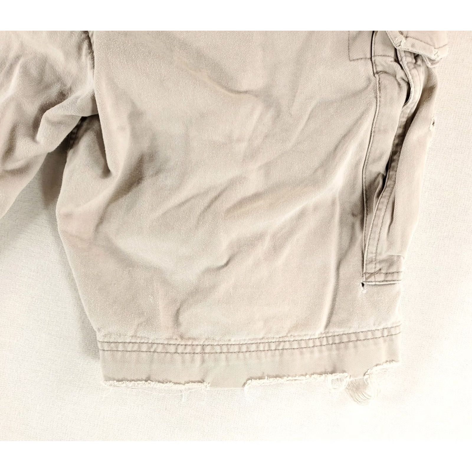 Abercrombie & Fitch Abercrombie & Fitch Cargo Shorts Tan Distressed Holes Zip Drawstring Mens 32 Beige Size US 32 / EU 48 - 6 Thumbnail